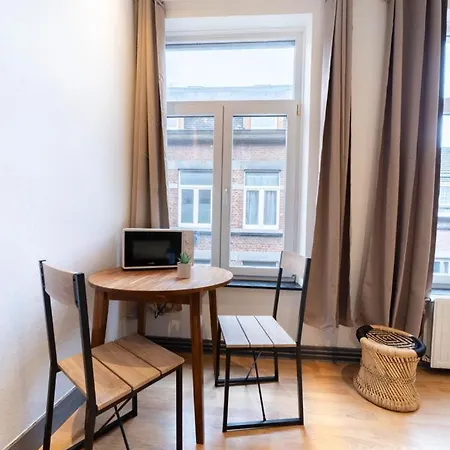 펜션 Le West - Centre 디넝